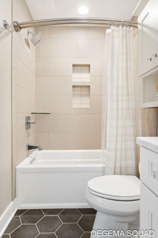 246 Janes View Drive 14, Park Twp, MI 49424