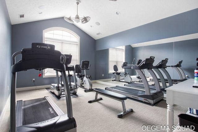 246 Janes View Drive 14, Park Twp, MI 49424