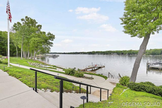 246 Janes View Drive 14, Park Twp, MI 49424