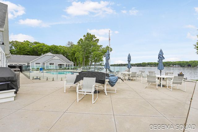 246 Janes View Drive 14, Park Twp, MI 49424