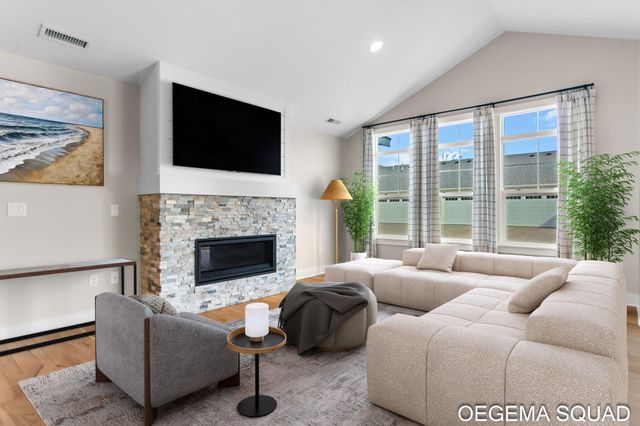 246 Janes View Drive 14, Park Twp, MI 49424