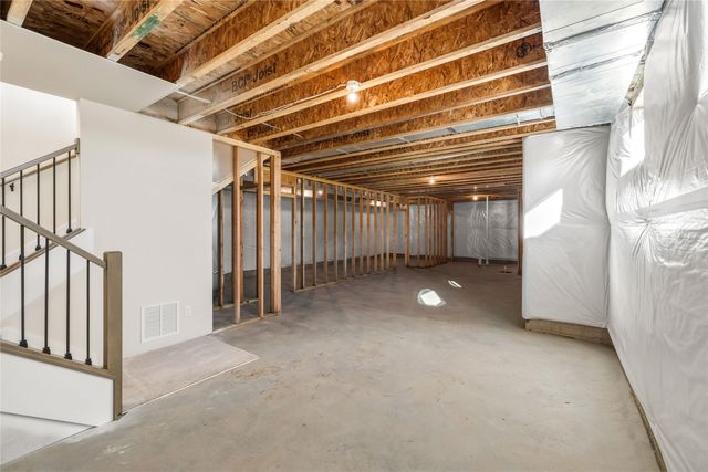 1435 NW Steven Street, Waukee, IA 50263