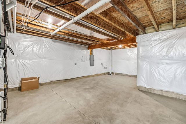 1435 NW Steven Street, Waukee, IA 50263