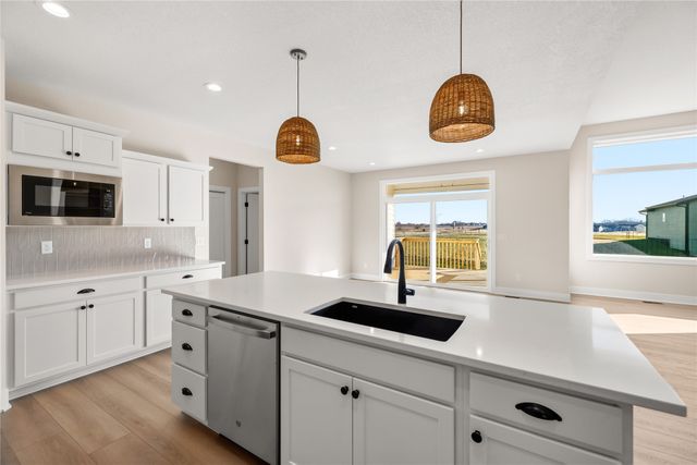 1435 NW Steven Street, Waukee, IA 50263