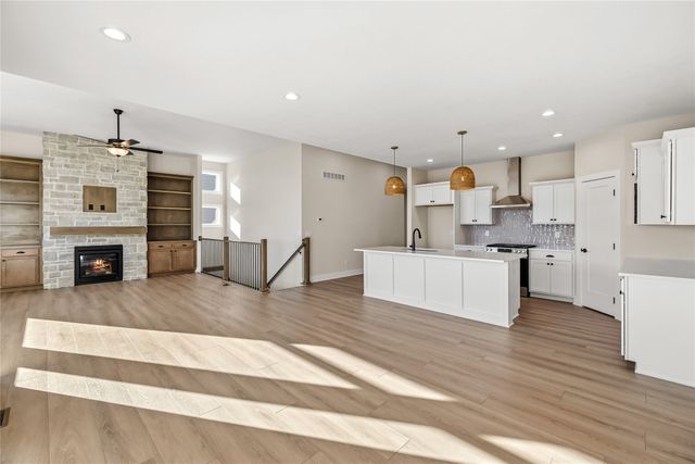 1435 NW Steven Street, Waukee, IA 50263