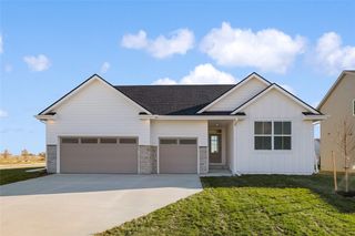 1435 NW Steven Street, Waukee, IA 50263