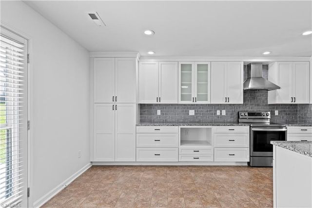 813 Leach Avenue, Thomasville, NC 27360