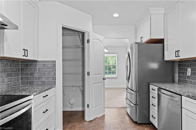 813 Leach Avenue, Thomasville, NC 27360