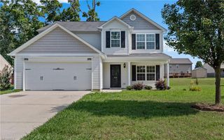 813 Leach Avenue, Thomasville, NC 27360