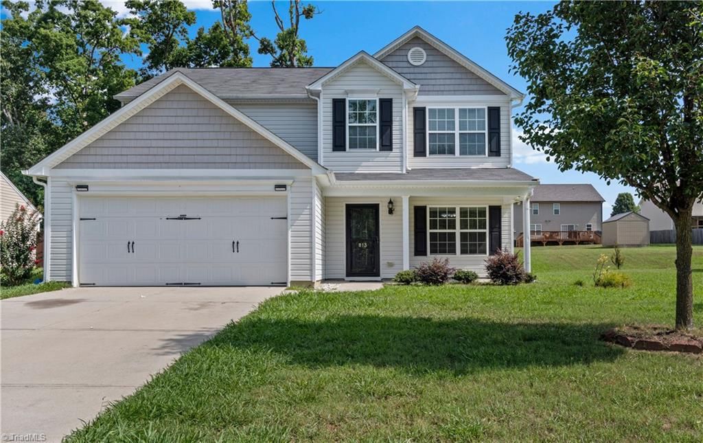 813 Leach Avenue, Thomasville, NC 27360
