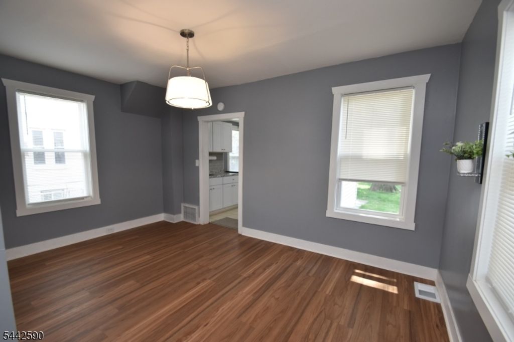 310 Lyman Pl, Plainfield City, NJ 07063 — photo 4