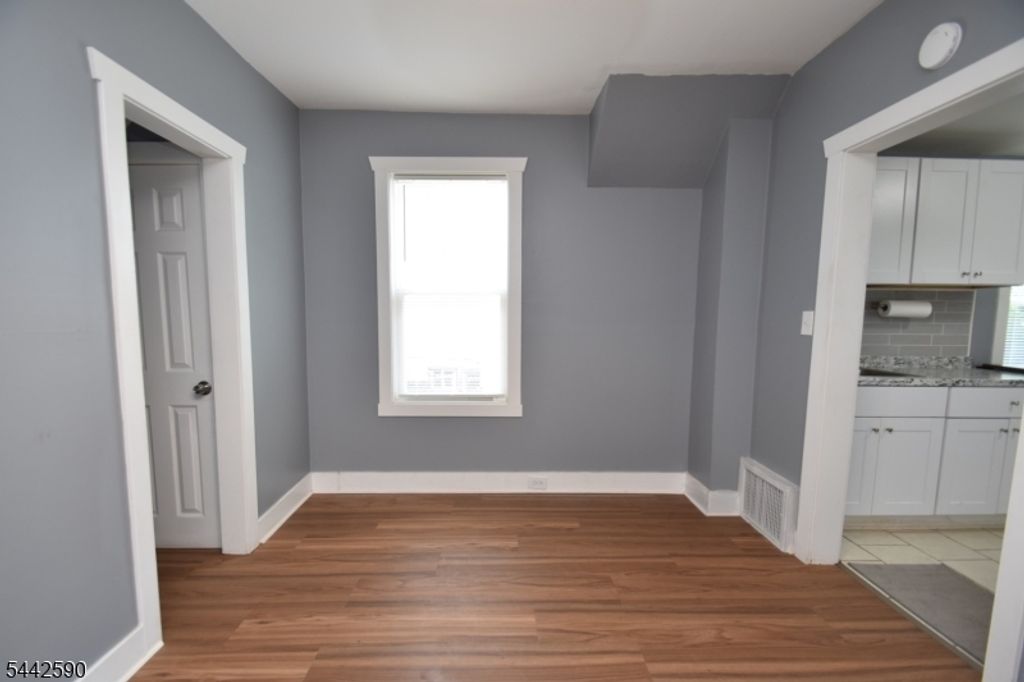 310 Lyman Pl, Plainfield City, NJ 07063 — photo 5