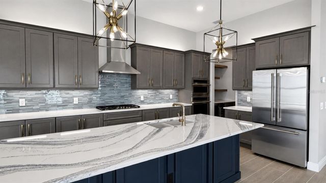 812 BLUE SHELL LOOP, Sarasota, FL 34240