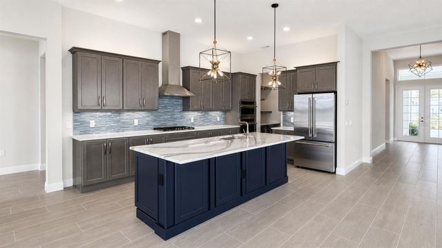 812 BLUE SHELL LOOP, Sarasota, FL 34240