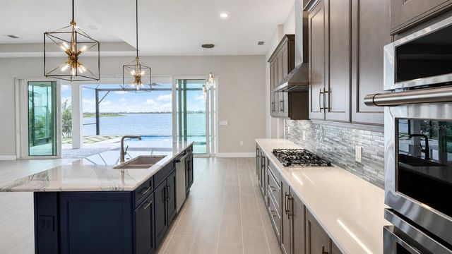 812 BLUE SHELL LOOP, Sarasota, FL 34240