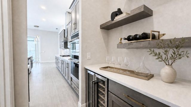 812 BLUE SHELL LOOP, Sarasota, FL 34240