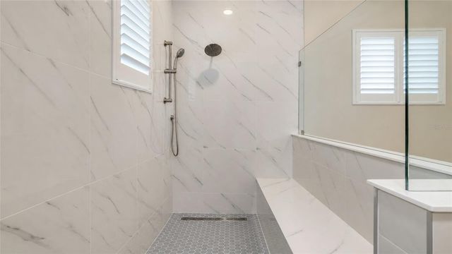 812 BLUE SHELL LOOP, Sarasota, FL 34240