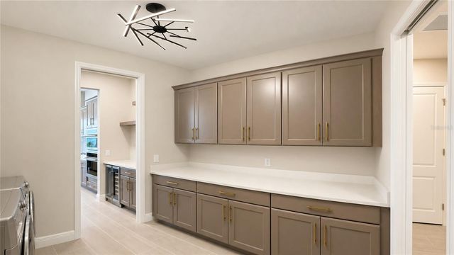 812 BLUE SHELL LOOP, Sarasota, FL 34240