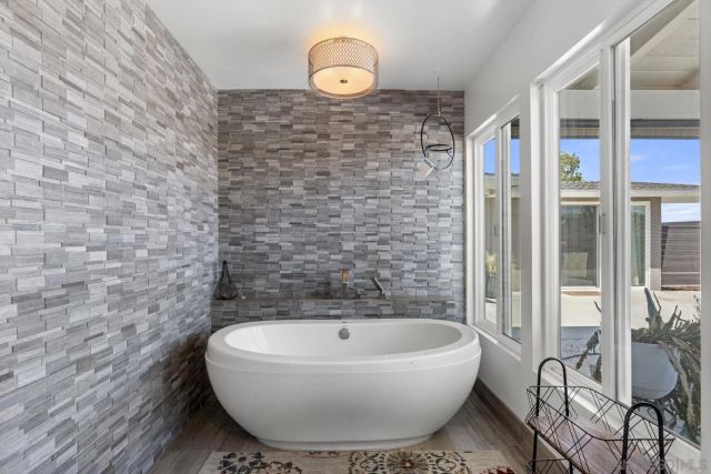 4986 San Jacinto Circle East, Fallbrook, CA 92028
