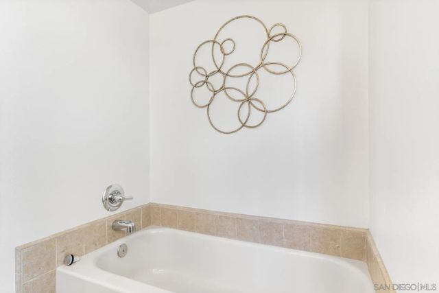 4986 San Jacinto Circle East, Fallbrook, CA 92028