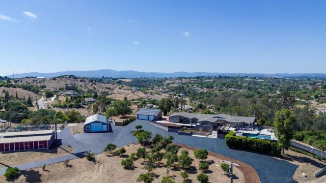 4986 San Jacinto Circle East, Fallbrook, CA 92028