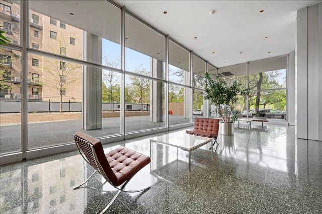 2400 N Lakeview Avenue 1002, Chicago, IL 60614