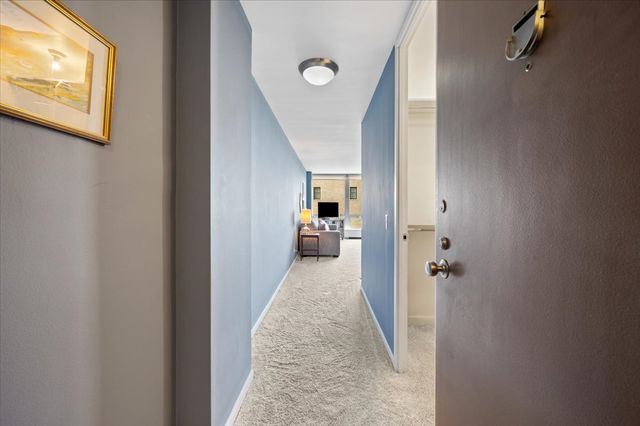 2400 N Lakeview Avenue 1002, Chicago, IL 60614
