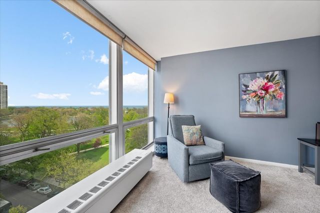 2400 N Lakeview Avenue 1002, Chicago, IL 60614