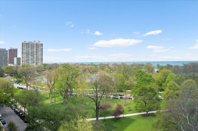2400 N Lakeview Avenue 1002, Chicago, IL 60614