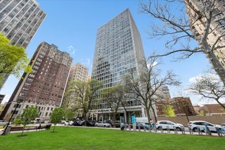 2400 N Lakeview Avenue 1002, Chicago, IL 60614