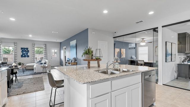 1732 LEEVON Lane, Fort Worth, TX 76140