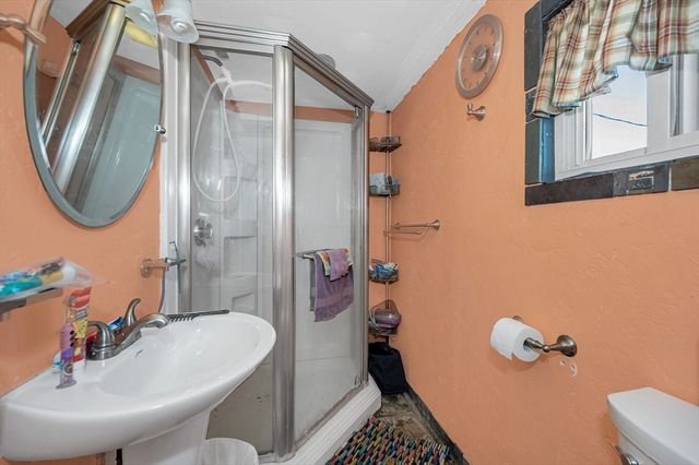 10 Pond St, Lynn, MA 01904