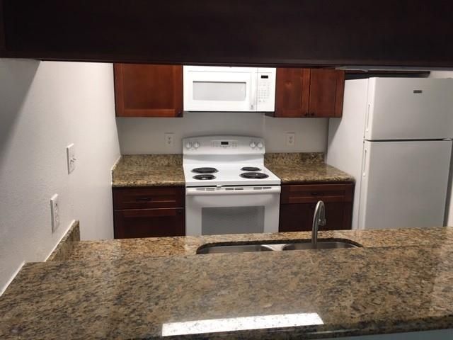 7114 N Holiday, Galveston, TX 77550