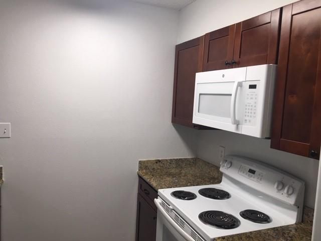 7114 N Holiday, Galveston, TX 77550
