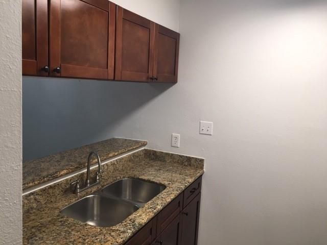 7114 N Holiday, Galveston, TX 77550