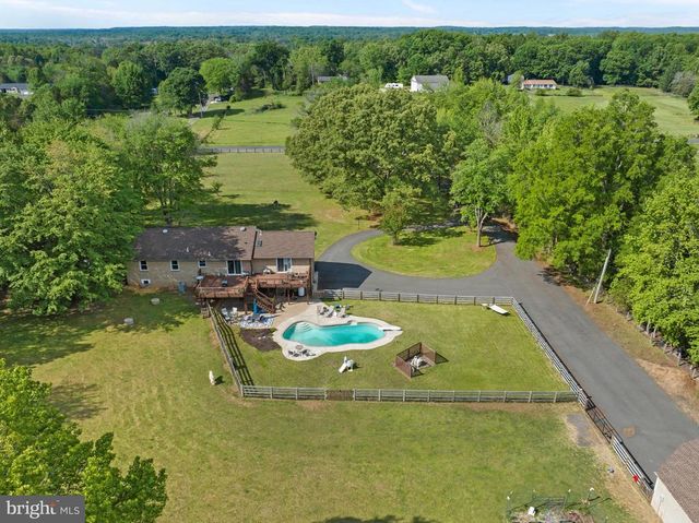 4300 RINGWOOD RD, Nokesville, VA 20181