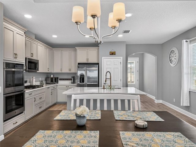 1673 SUTTONSET TRAIL, Zephyrhills, FL 33541