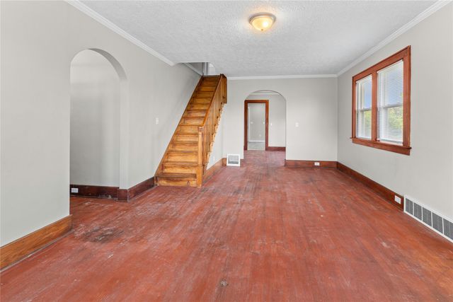 2710 PITTSBURGH Avenue, Erie, PA 16508