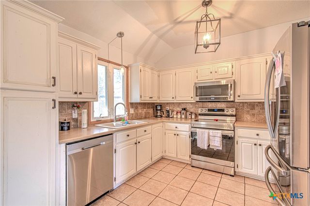 103 Cottonwood Loop, Belton, TX 76513