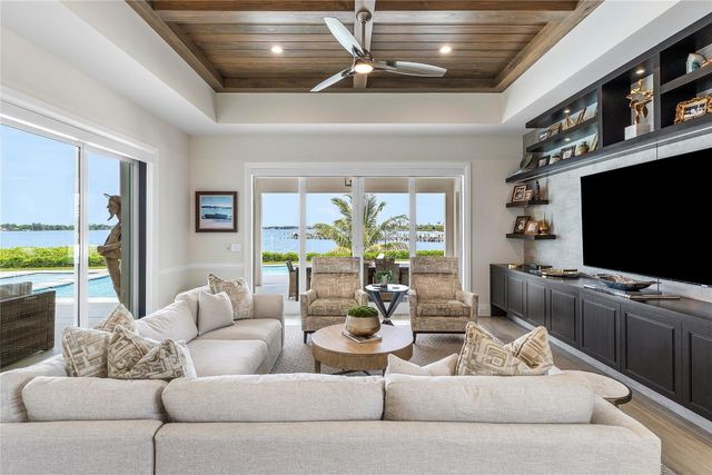 2842 SW Rivers End Way, Palm City, FL 34990