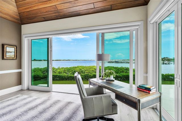 2842 SW Rivers End Way, Palm City, FL 34990