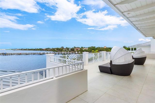 2842 SW Rivers End Way, Palm City, FL 34990