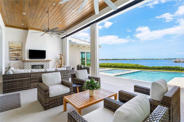 2842 SW Rivers End Way, Palm City, FL 34990