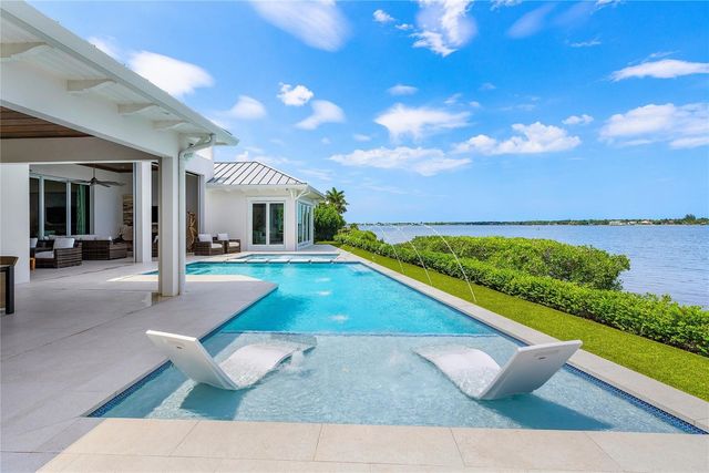 2842 SW Rivers End Way, Palm City, FL 34990