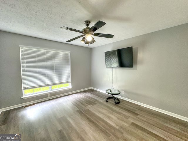 100 Teaver Court, Lagrange, GA 30240