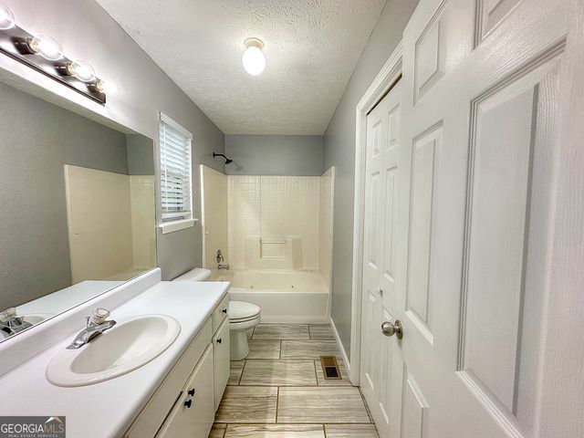 100 Teaver Court, Lagrange, GA 30240