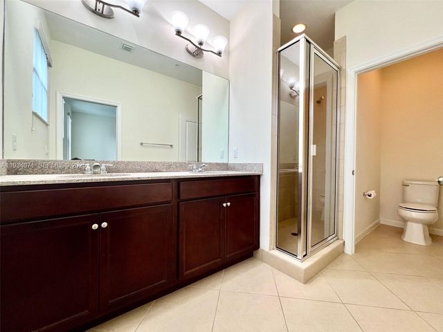 12585 NW 32nd Mnr, Sunrise, FL 33323