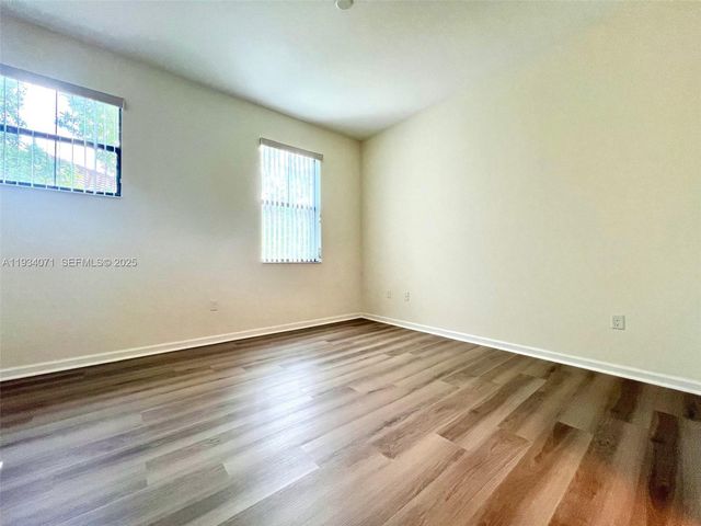 12585 NW 32nd Mnr, Sunrise, FL 33323