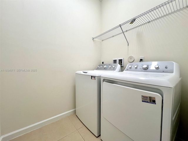 12585 NW 32nd Mnr, Sunrise, FL 33323