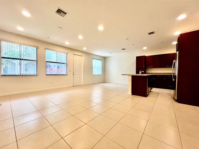 12585 NW 32nd Mnr, Sunrise, FL 33323